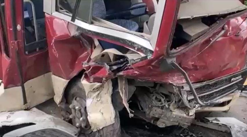 varios-heridos-tras-choque-entre-vehiculo-y-autobus-en-la-guama