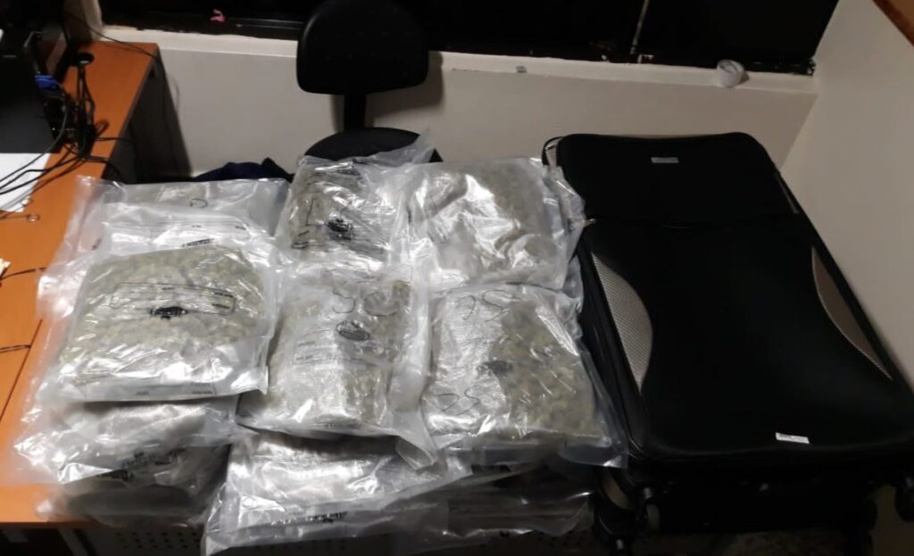dncd-incauta-en-el-aila-138-paquetes-de-marihuana;-no-hubo-apresados