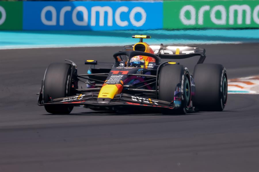 ‘checo’-perez:-creo-que-el-neumatico-medio-no-nos-sento-tan-bien