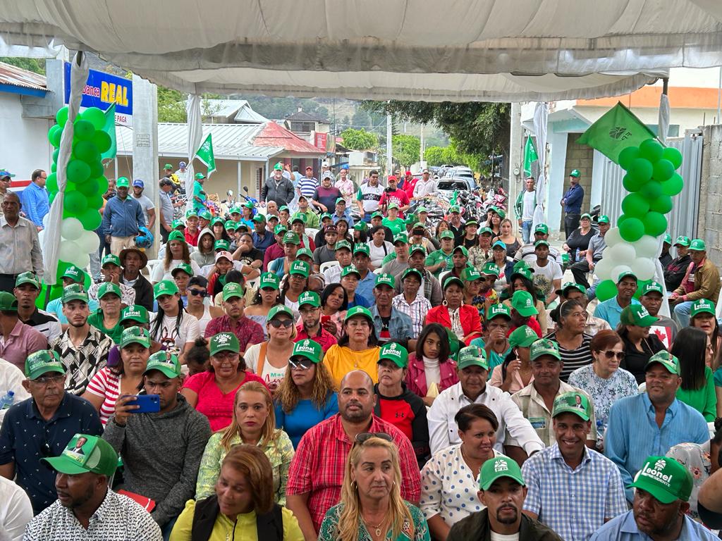 radhames-jimenez-realiza-varias-juramentaciones-de-exdirigentes-del-prm,-pld-y-otras-organizaciones-en-constanza,-e-inaugura-nuevo-local