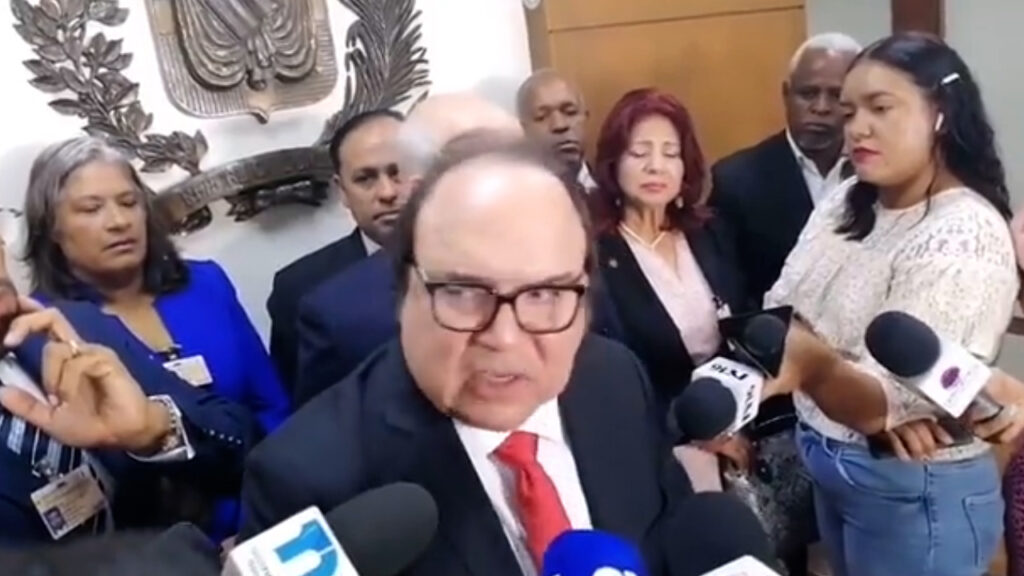 fnp-somete-instancia-en-la-jce-contra-resolucion-del-20%-de-las-reservas-de-candidaturas