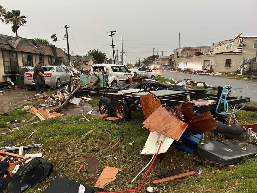 tornado-deja-al-menos-dos-muertos-y-10-heridos-en-texas