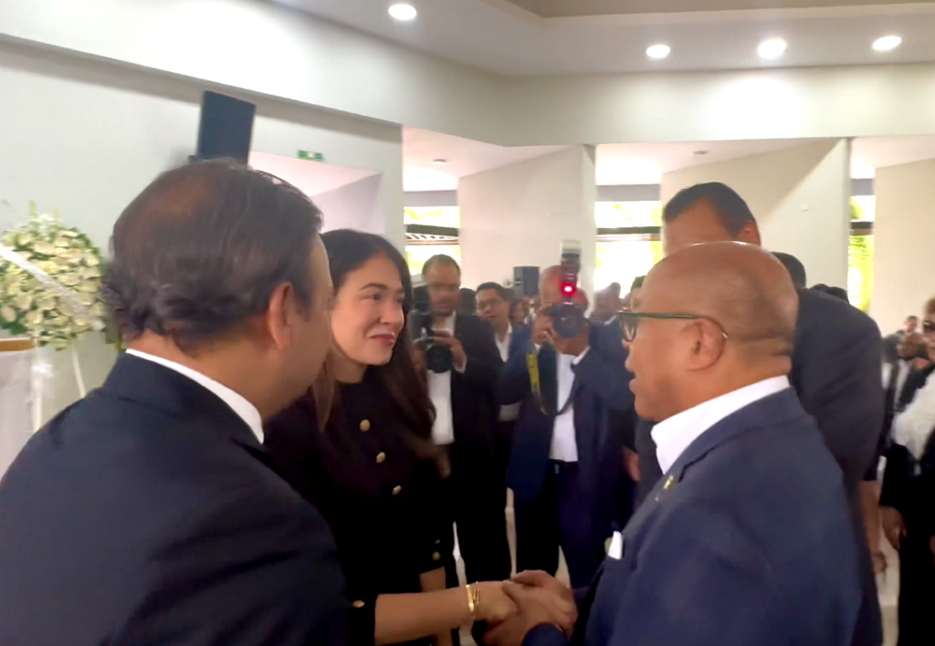 presidente-camara-de-diputados-acude-a-dar-condolencias-a-abel-martinez