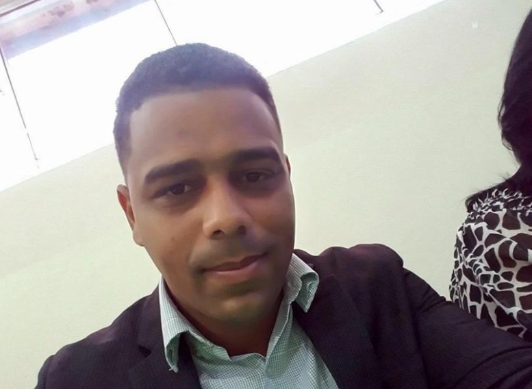 renuncia-dirigente-del-prm-en-monte-plata,-francis-alcantara;-califica-de-atropellante-la-actitud-del-gobierno-con-la-base
