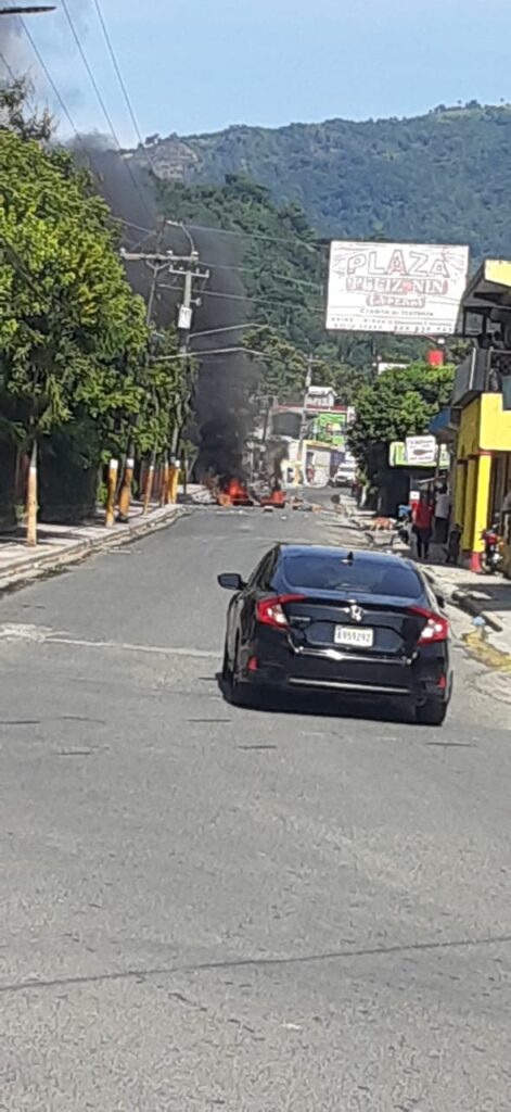 protestan-en-municipio-cambita-por-la-captura-del-presunto-narcotraficante-kiko-la-quema