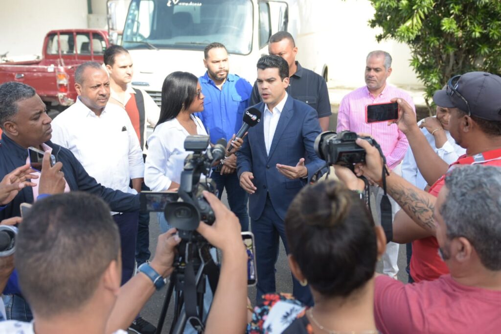 wellington-arnaud-solicita-al-presidente-abinader-aceptar-cuatro-anos-mas