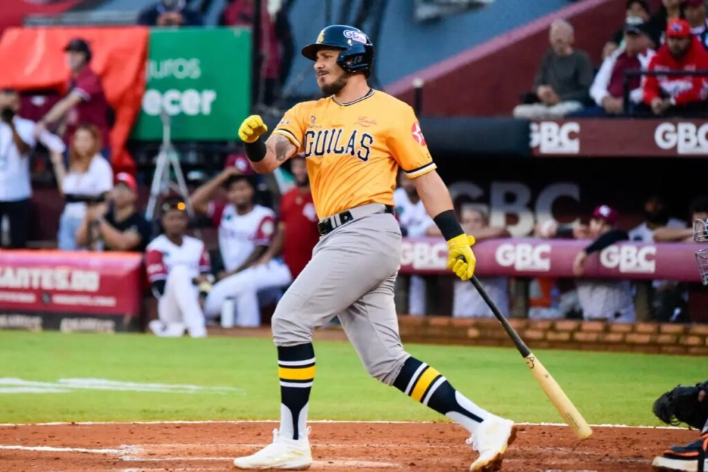 aguilas-cibaenas-se-sacuden-y-vence-a-gigantes