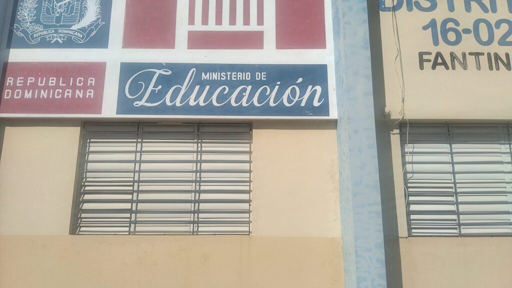 reclaman-terminacion-de-centro-educativo-en los-capaces-de-sierra-prieta,-fantino