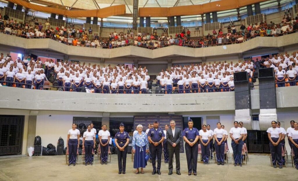 mas-de-1,100-mujeres-ingresan-a-la-policia-nacional-en-un-hecho-historico