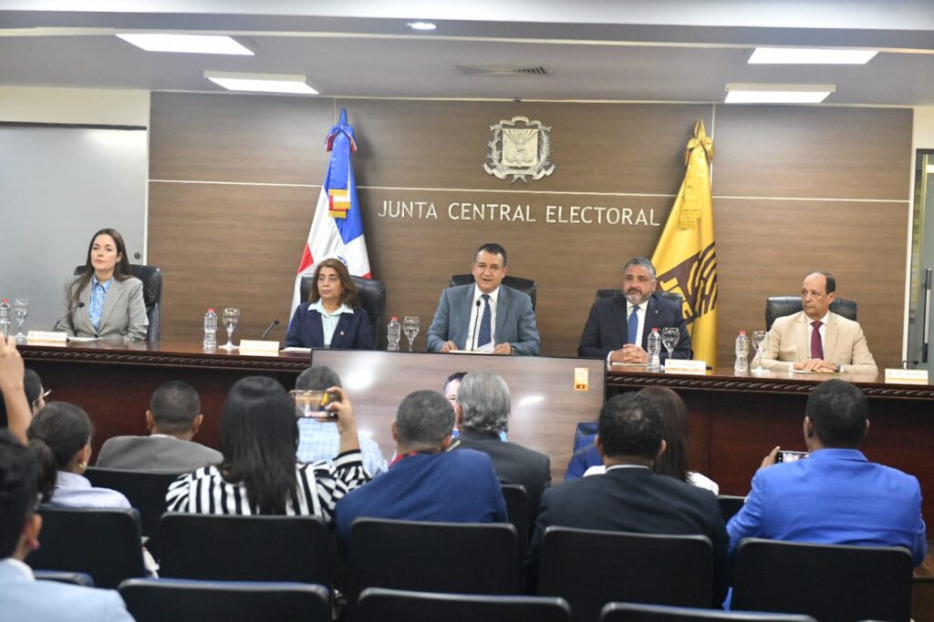jce-distribuira-rd$1,620-millones-del-estado-entre-partidos-politicos-este-2026