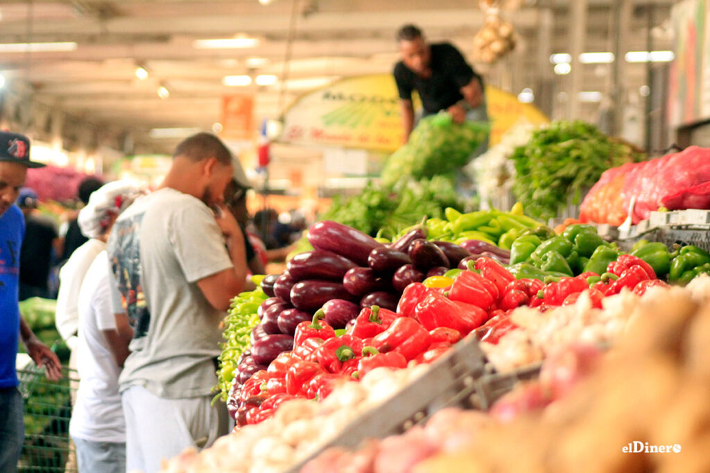 reportaje-comerciantes-siguen-quejas-por-ventas-bajas,-amas-de-casa-aseguran-la-comida-esta-cara