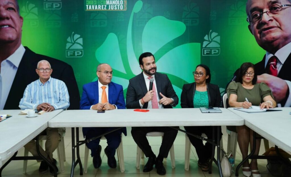la-fuerza-del-pueblo-celebra-reunion-para-consolidar-su-posicion-en-el-distrito-nacional