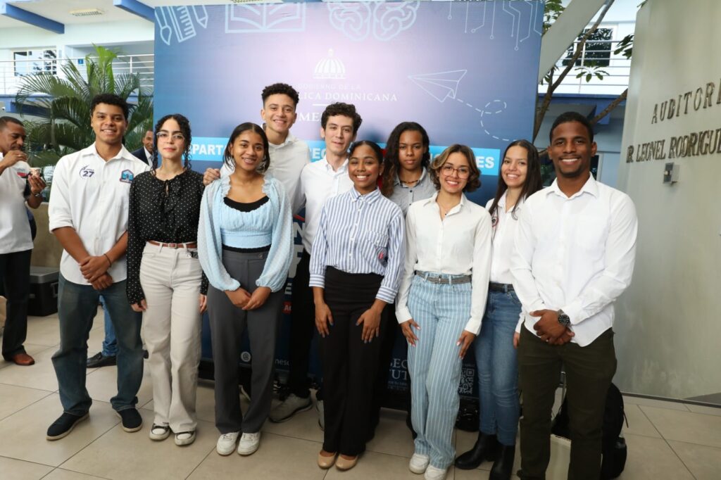 mescyt-exhorta-a-jovenes-de-todo-el-territorio-nacional-postularse-a-becas-internacionales-2026