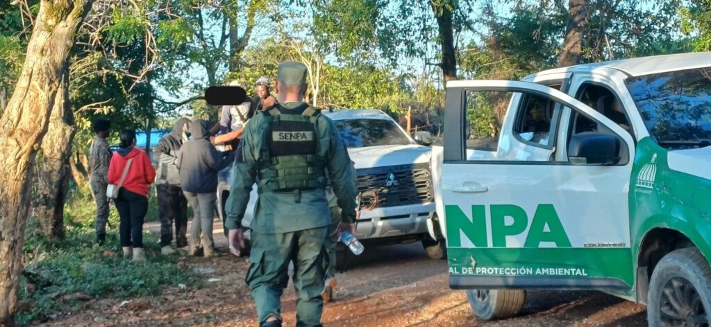 senpa-junto-a-migracion,-ejercito-y-armada-arrestan-378-en-zonas-protegidas