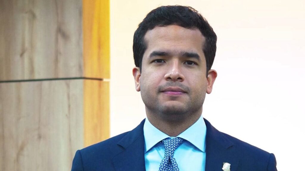 “la-ciudadania-paga-los-platos-rotos”:-omar-fernandez-sobre-apagon-en-rd