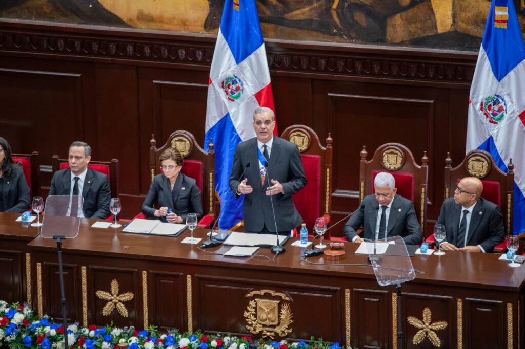 reportaje-oficialistas-defienden-discurso-abinader,-oposicion-insiste-se-trato-de-una-realidad-imaginaria