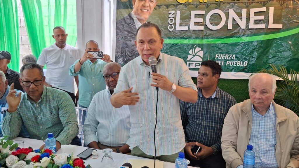 radhames-jimenez:-“prm-ha-navegado-como-barco-a-la-deriva-han-jodido-el-pais-y-quebrado-miles-de-productores