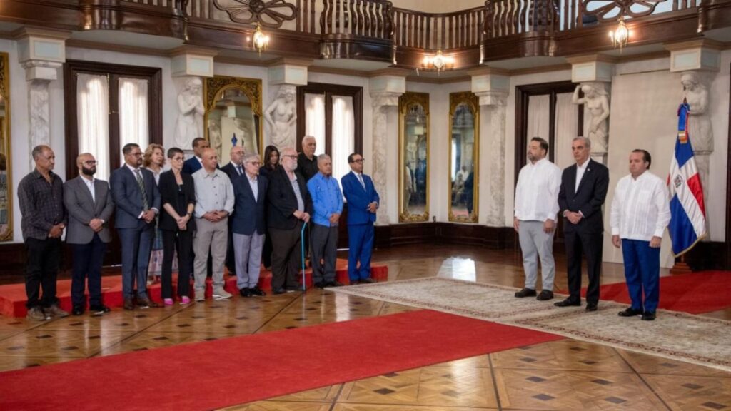 abinader-juramenta-comite-gestor-del-observatorio-ambiental