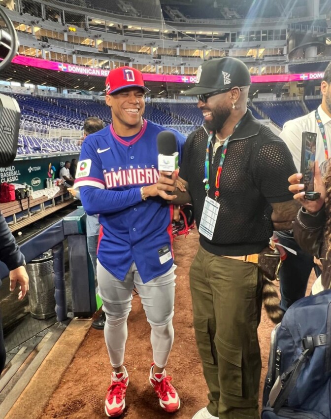 jose-reyes-cambia-el-bate-por-el-microfono-en-el-diamante