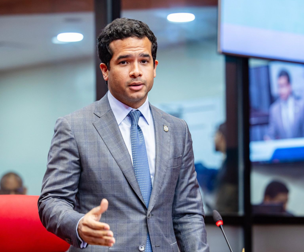 omar-fernandez-pide-sacrificios-compartidos-ante-crisis-y-cuestiona-medidas-del-gobierno