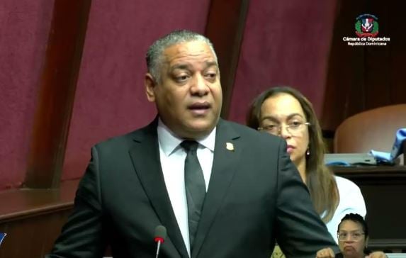 «hoy-se-pasean-ante-la-justicia-burlandose»,-denuncia-diputado-sobreviviente-del-jet-set