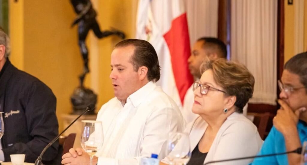 paliza-responde-a-danilo-medina-y-asegura-que-gobierno-tiene-plan-claro-para-enfrentar-la-crisis-internacional