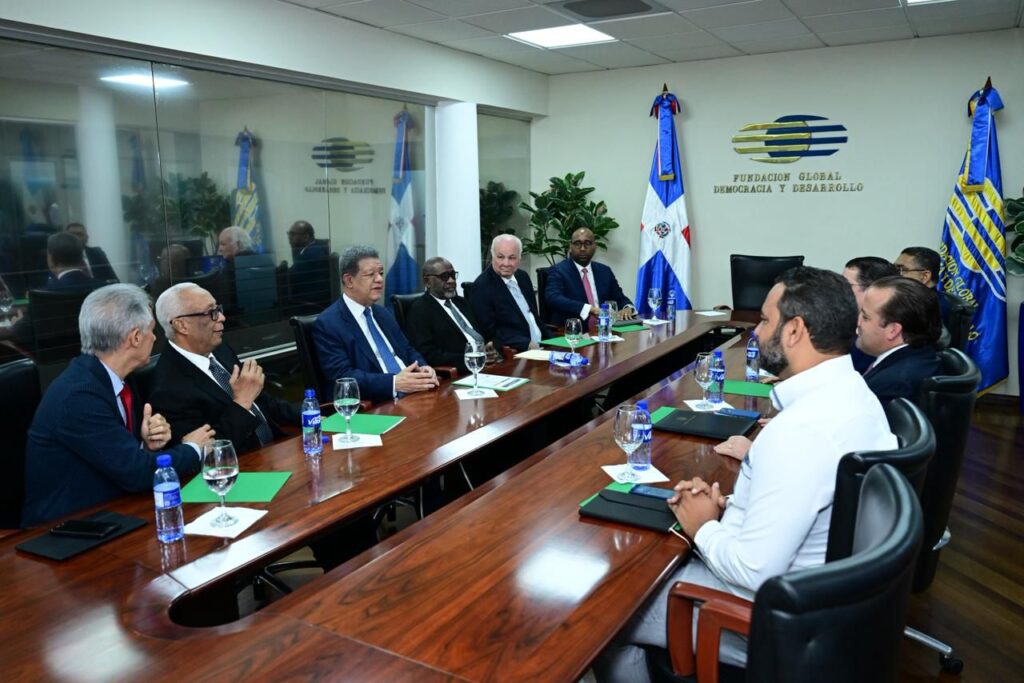 leonel-fernandez-se-reune-con-el-gobierno-ante-crisis-en-medio-oriente