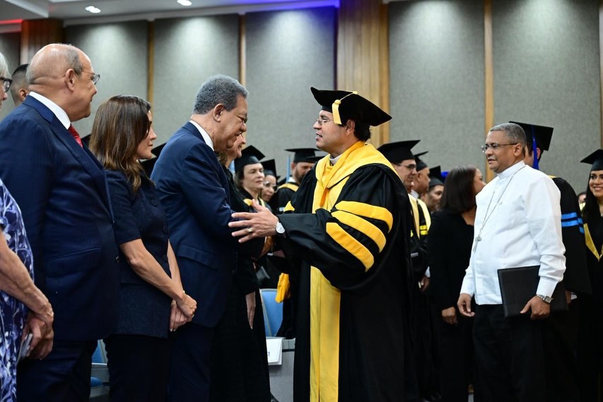 leonel-fernandez-participa-en-emotivo-homenaje-a-destacado-intelectual-en-la-pucmm