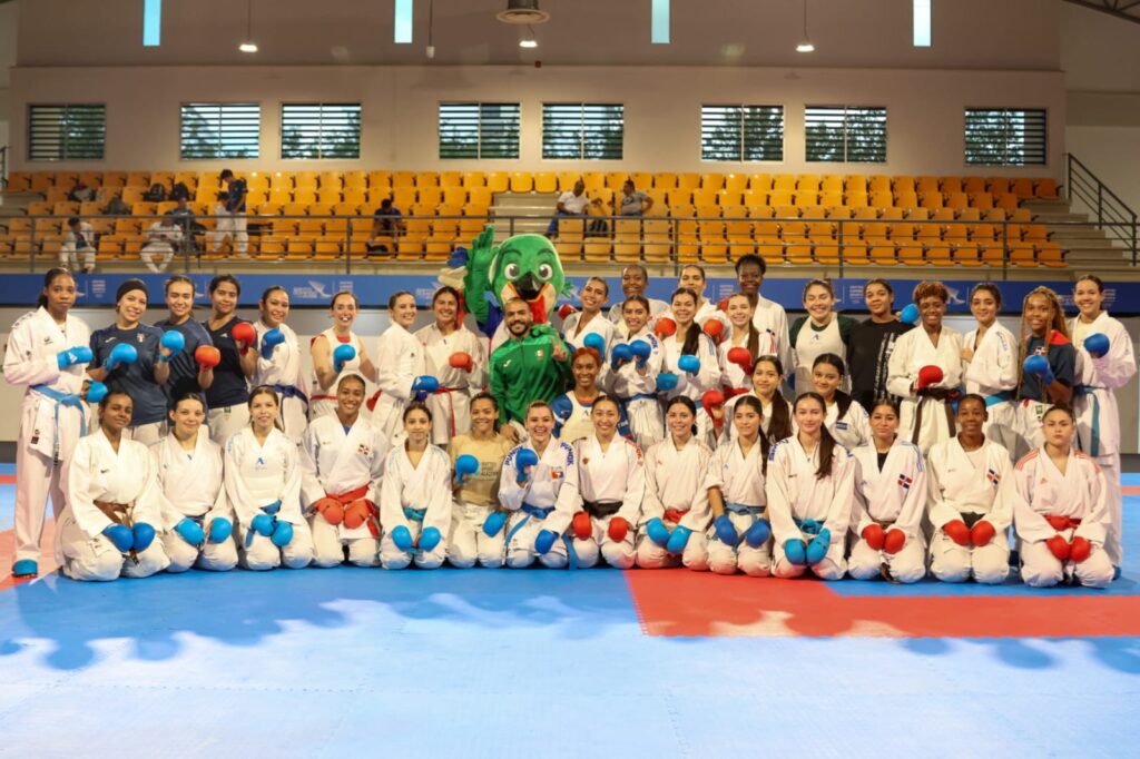 equipo-karate-de-rd-presenta-credenciales-en-entrenamientos-para-juegos-2026