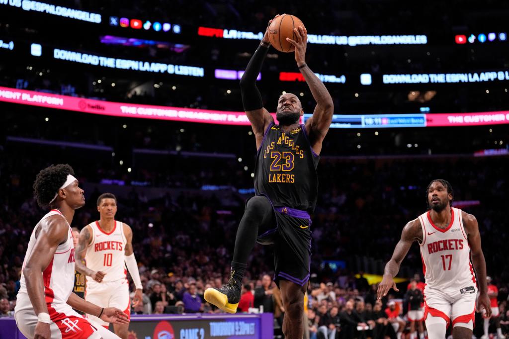 ¡la-edad-no-es-limite-para-lebron-james!-lidera-a-los-lakers-en-triunfo-sobre-rockets