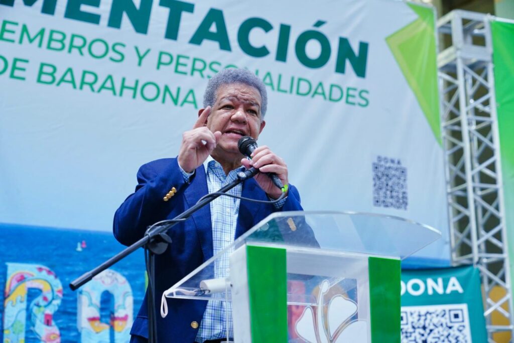 leonel-afirma-que-el-gobierno-del-prm-esta-desconectado-emocionalmente-del-pueblo-y-lleva-al-pais-en-reversa