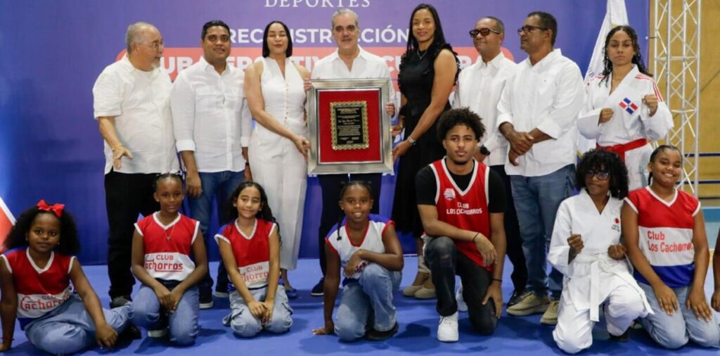 abinader exhorta-a-los-jovenes-practicar-deportes