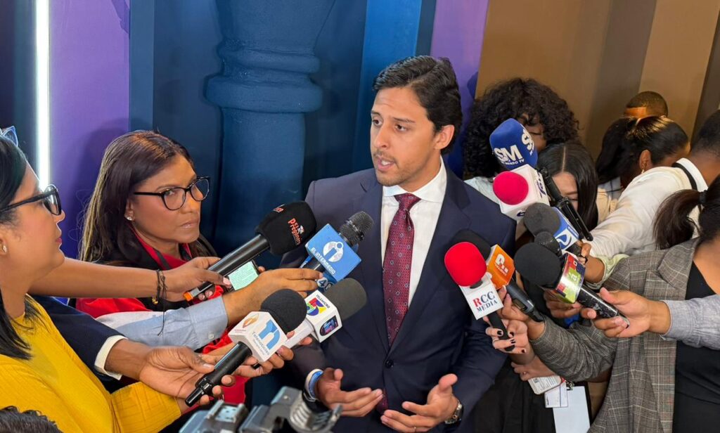 raymond-rodriguez-destaca-impacto-positivo-del-1er.-congreso-internacional-de-geopolitica-para-la-republica-dominicana 