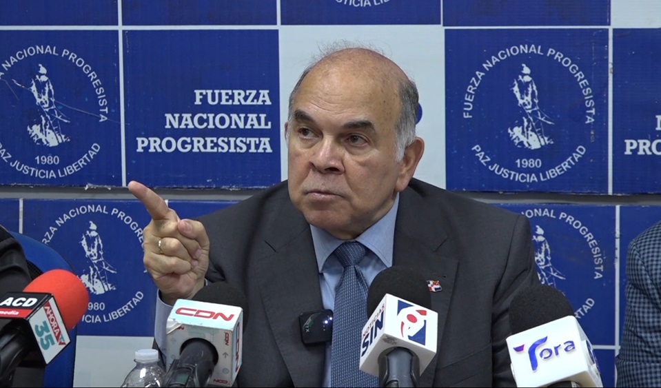 pelegrin:-tenemos-un-gobierno-ambiguo-y-desorientado,-haciendo-concesiones-sin-precedente-en-materia-migratoria