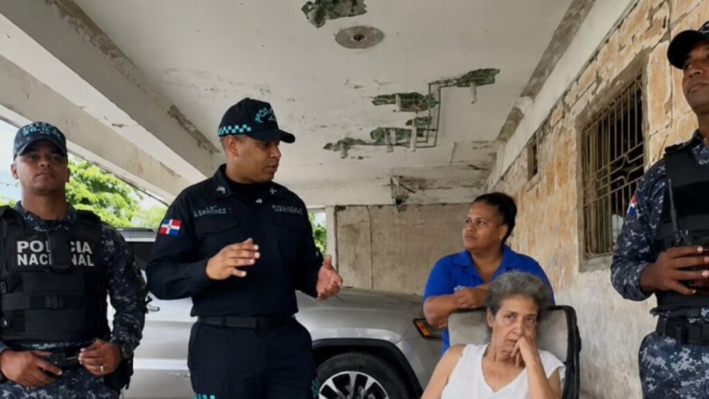 servicio-social:-reportan-senora-extraviada-en-la-avenida-francia-en-don-bosco;-no-recuerda-su-nombre-ni-direccion