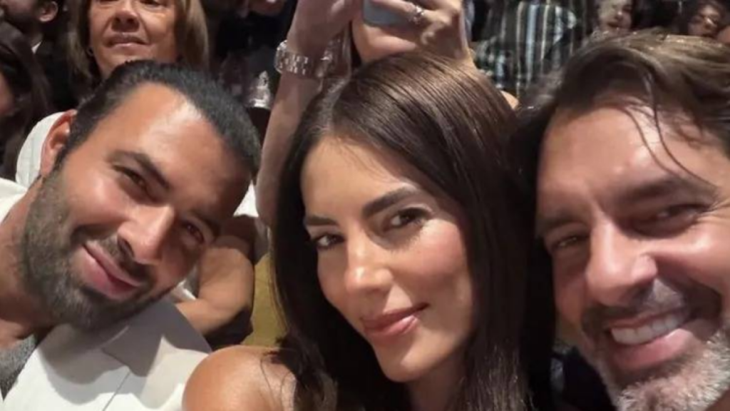 gaby-espino-enciende-las-redes-al-posar-junto-a-sus-dos-famosos-ex