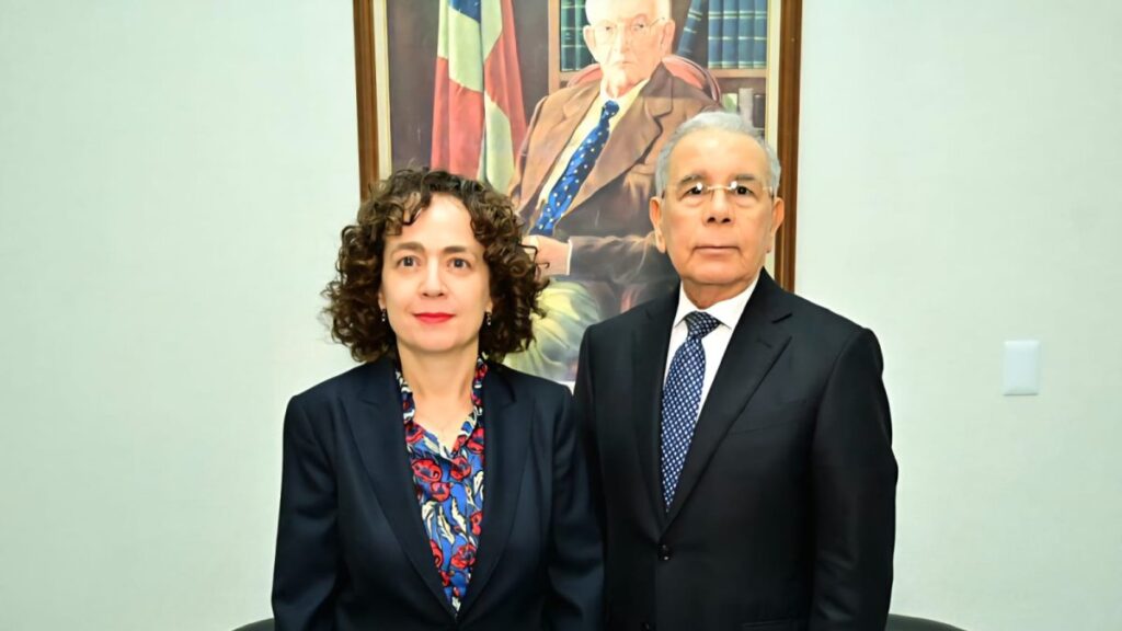 embajadora-de-espana-gira-visita-a-danilo-medina