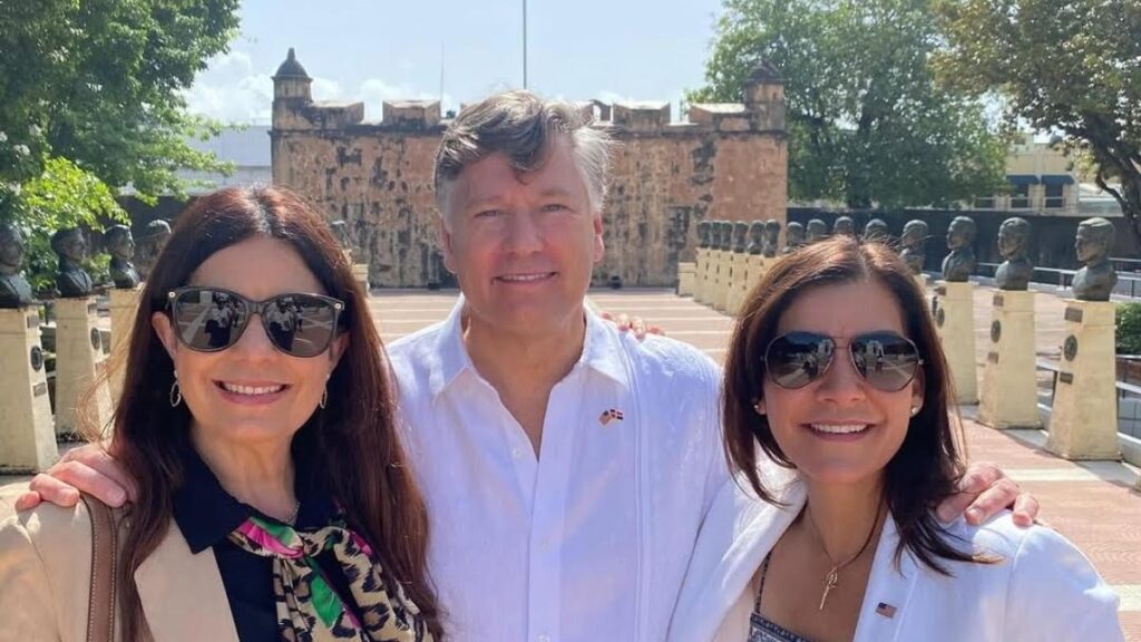 christopher-landau-en-visita-rd:-reuniones-con-empresarios-y-recorrido-por-zona-colonial