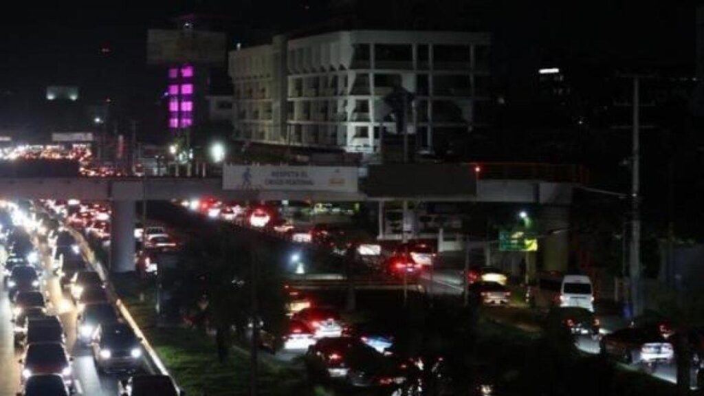 apagones-diarios-generan-caos-y-desesperacion-en-la-capital-dominicana
