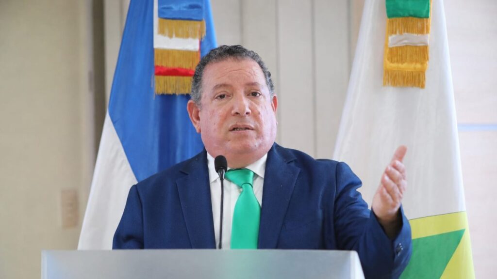 cooperativa-de-maestros-distribuye-rd$6,240-millones-entre-socios