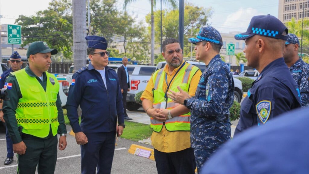 autoridades-despliegan-amplio-operativo-de-transito-y-seguridad-en-el-gran-santo-domingo