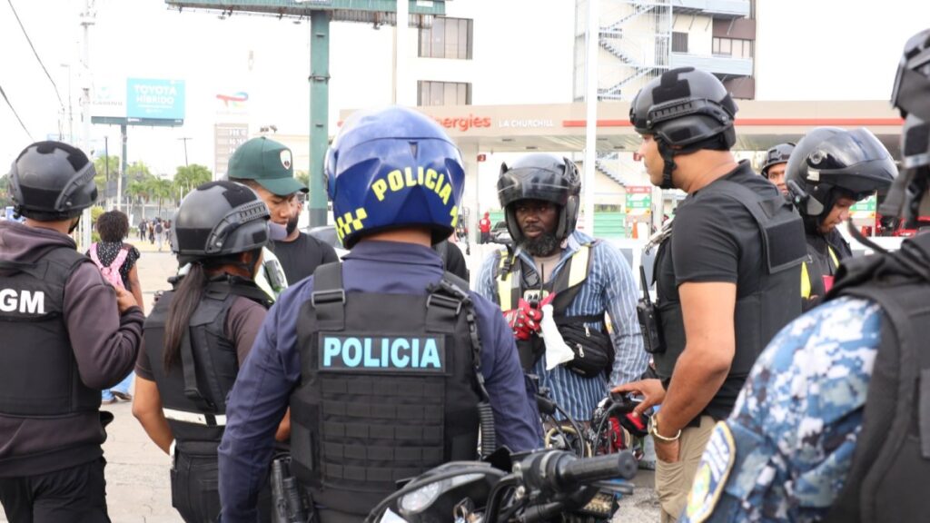 autoridades-arrecian-operativo-de-regularizacion-de-motoristas