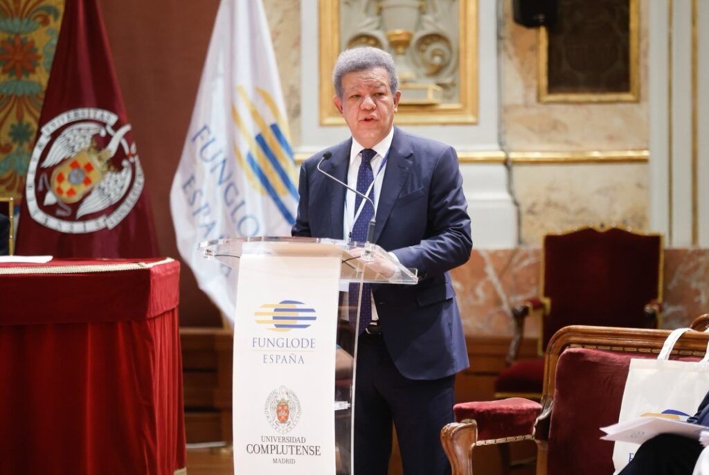 desde-madrid,-fernandez-pone-la-inteligencia-artificial-como-el-futuro-de-iberoamerica