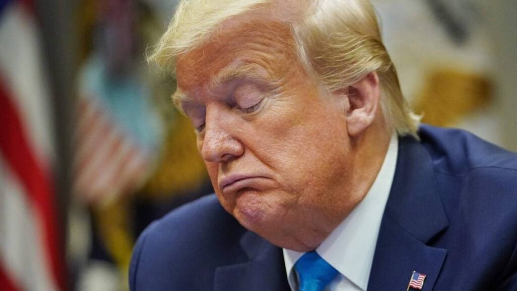 juez-declara-ilegal-el-cobro-de-100,000-dolares-impuesto-por-trump-a-las-visas-h-1b