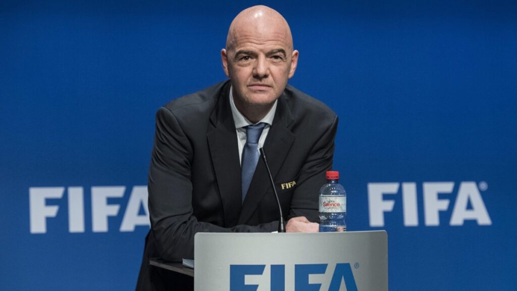 gianni-infantino-enfrenta-demanda-de-michel-platini-en-medio-de-un-mundial-lleno-de-adversidades