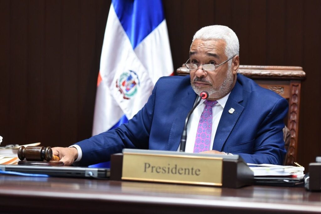 camacho-pide-evaluar-resultados-del-ano-escolar-2026
