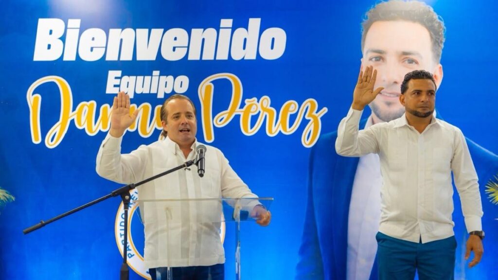 el-prm-recibe-con-bombos-y-platillos-director-de-la-junta-distrital-de-el-higuerito-renuncio-de-la-fp