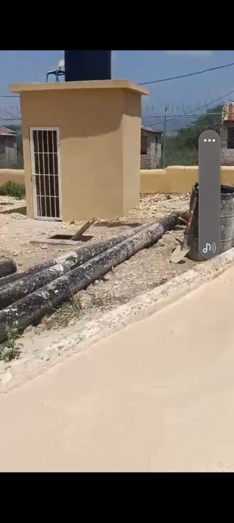 infraestructura-escolar-instala-bombas-sumergibles-mejorara-sistema-agua-potable-en-escuelas-de-galvan;-bahoruco