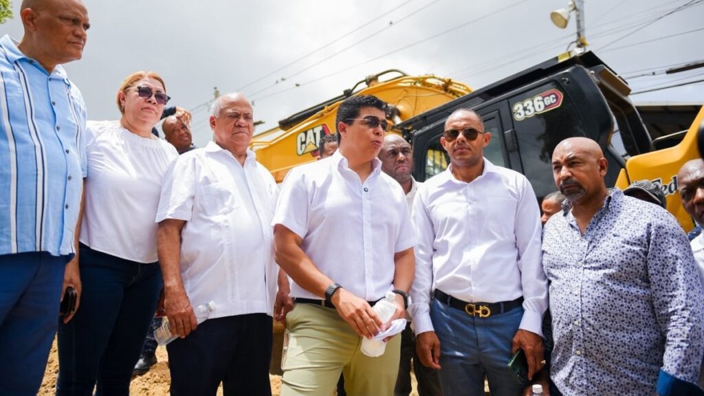 anuncian-rd$900-millones-para-drenaje-sanitario-de-5-barrios-de-la-parte-alta-de-la-capital