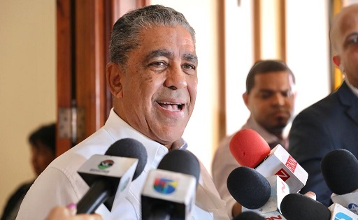 «no-me-he-retirado-de-la-politica;-continuare-sirviendo-a-la-comunidad-de-la-mejor-manera-posible»,-asegura-adriano-espaillat